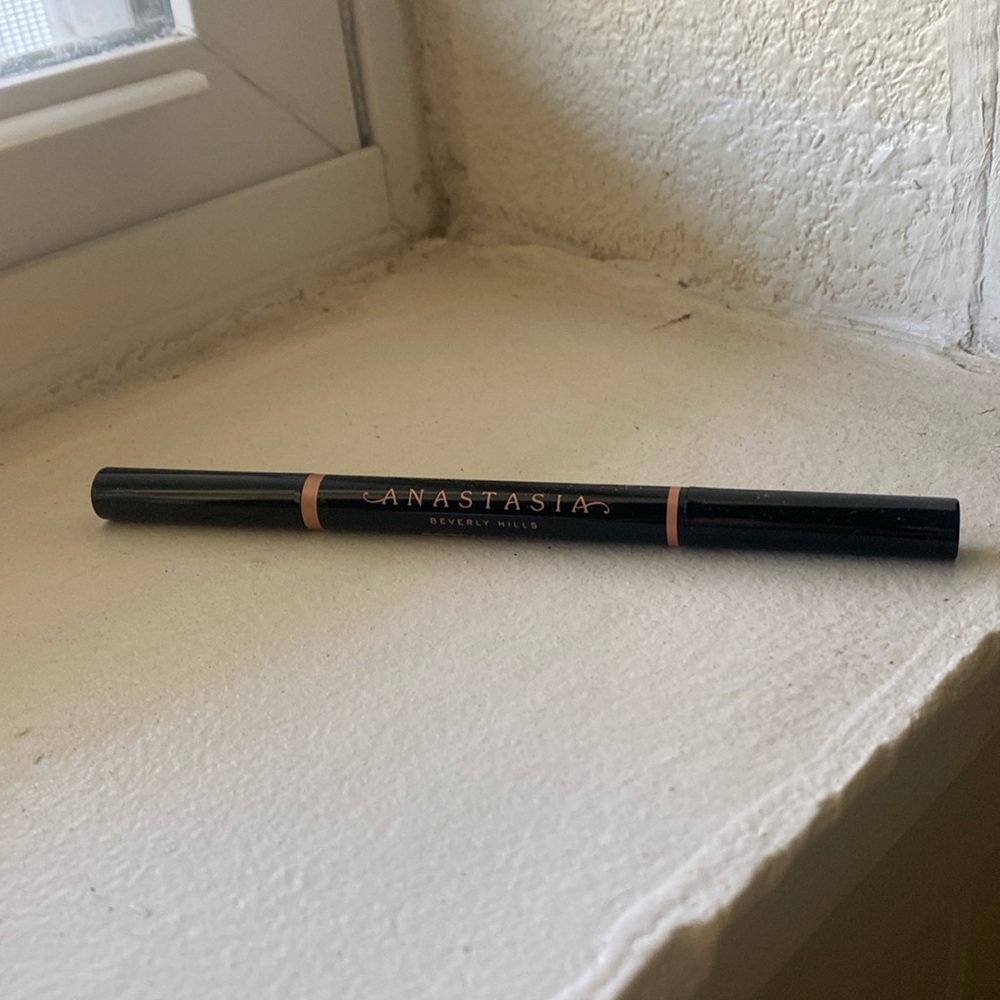 Anastasia brow pencil
